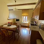 Pod Radnici 3*