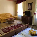 Pod Radnici 3*