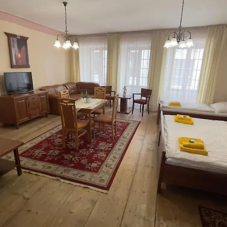 Pod Radnici Πανσιόν 3*