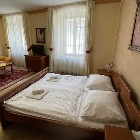 Pod Radnici Konukevi 3*